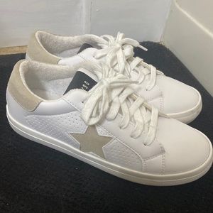 Steve Madden white fashion sneakers